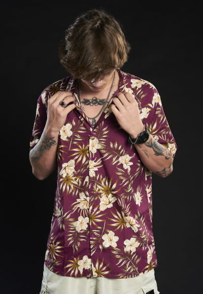 COMPRE 2 CAMISAS E GANHE UMA SHOULDER BAG DE BRINDE