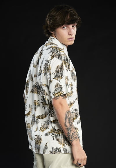 COMPRE 2 CAMISAS E GANHE UMA SHOULDER BAG DE BRINDE